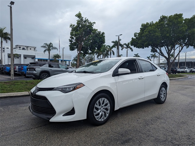 2019 Toyota Corolla L photo 4