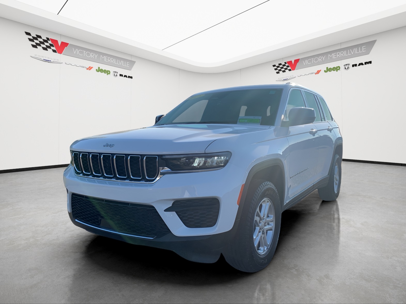 2025 Jeep Grand Cherokee Laredo's photo