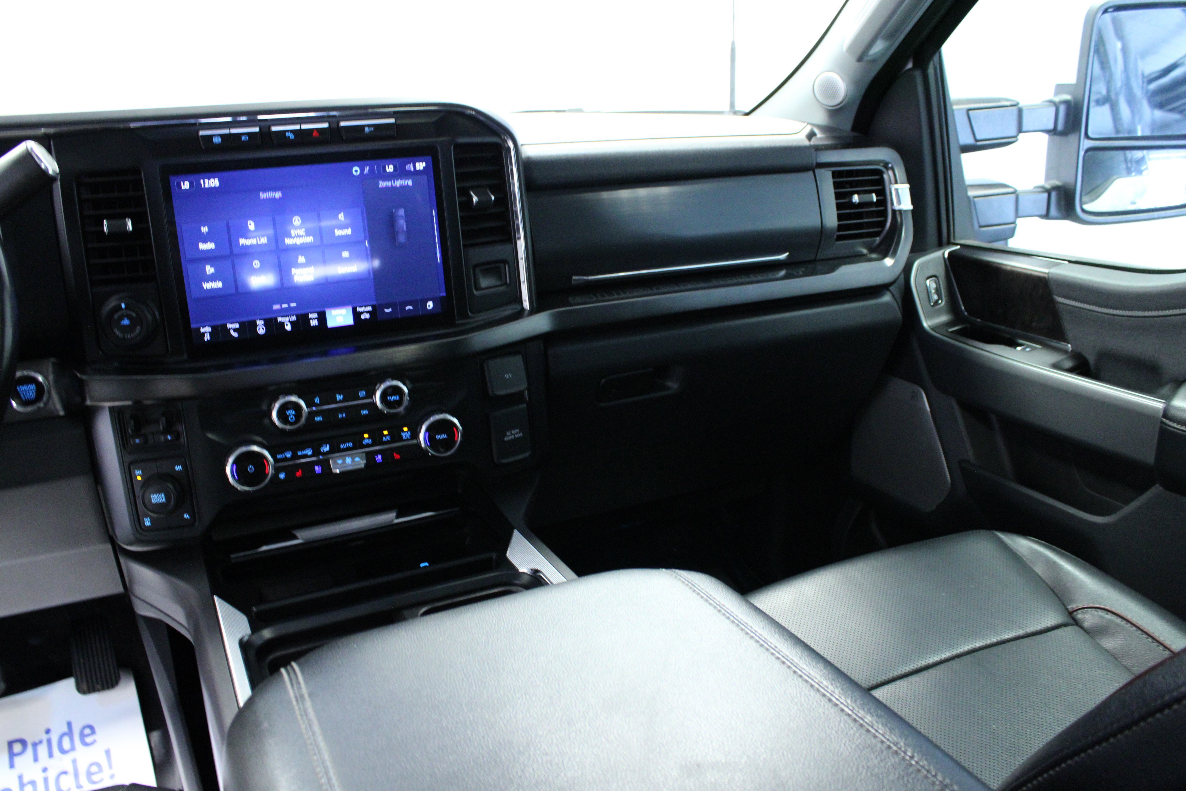 2023 Ford F-250 Lariat photo 16