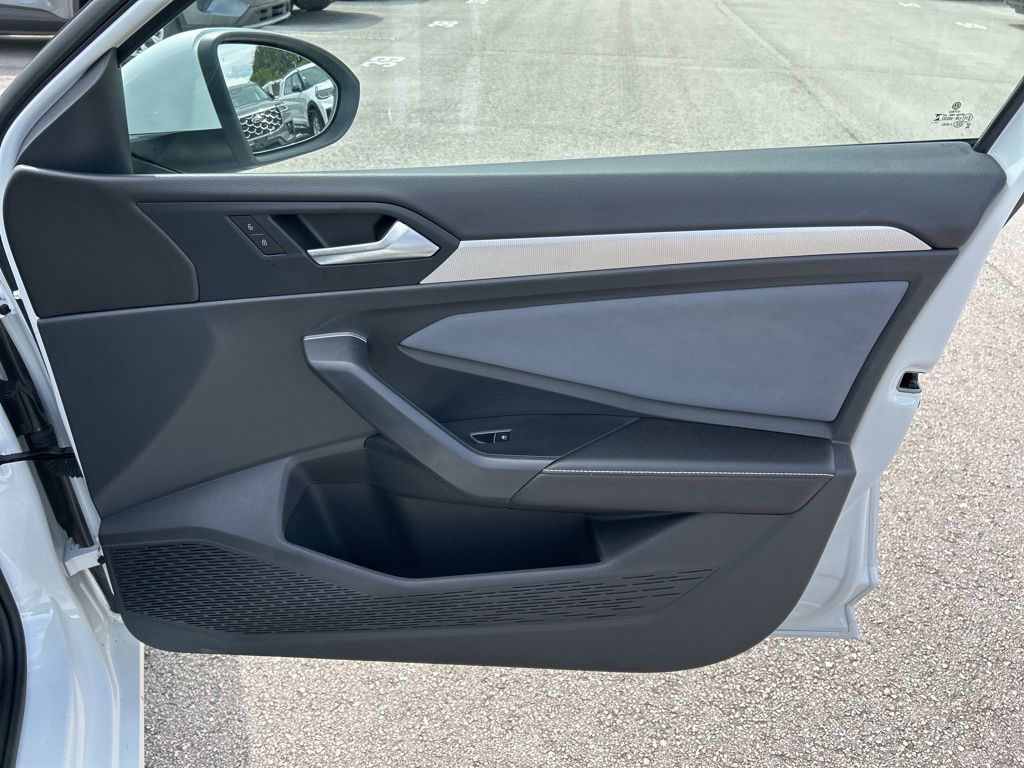 2025 Volkswagen Jetta 1.5T SE photo 35