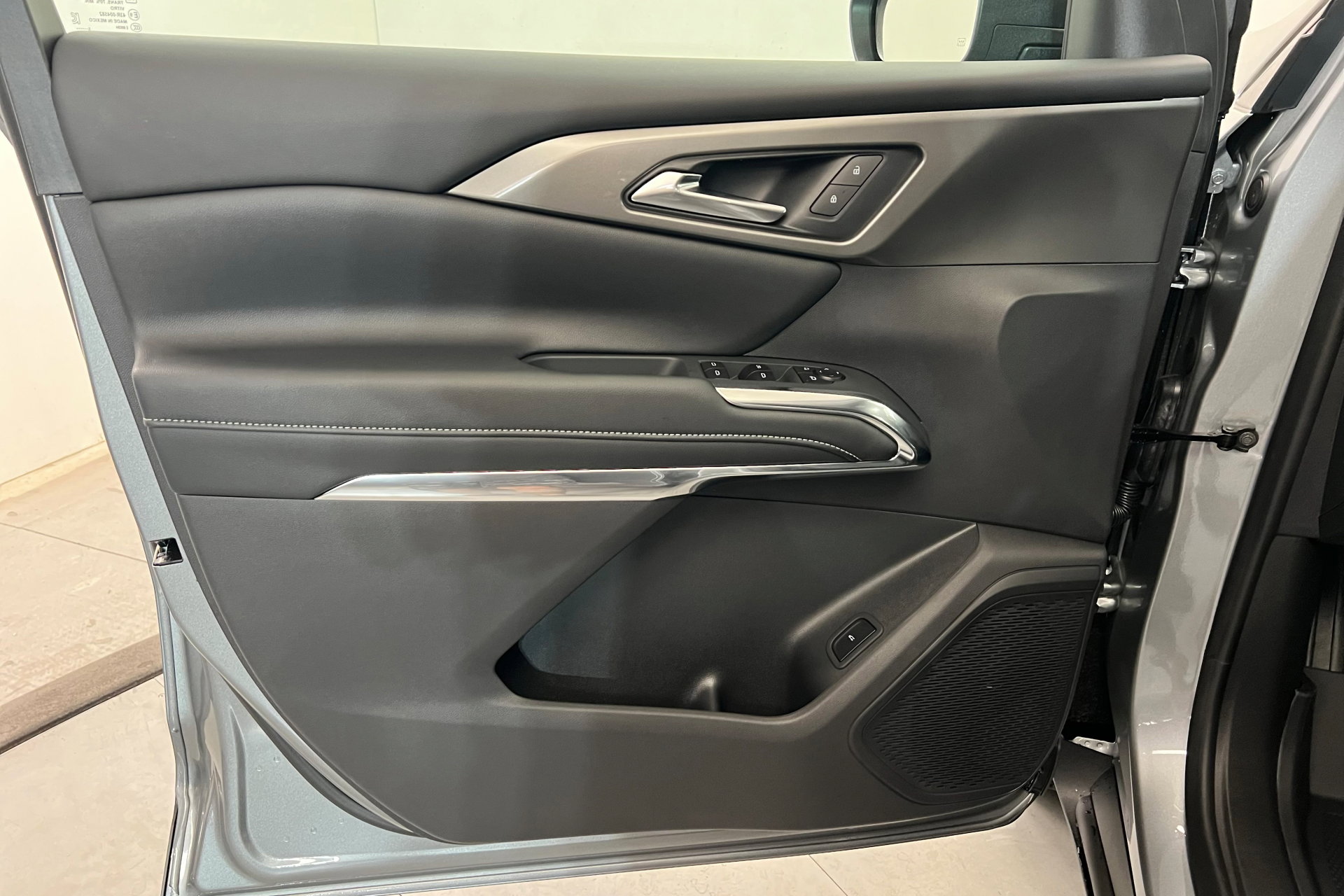 2026 Chevrolet Traverse photo 14