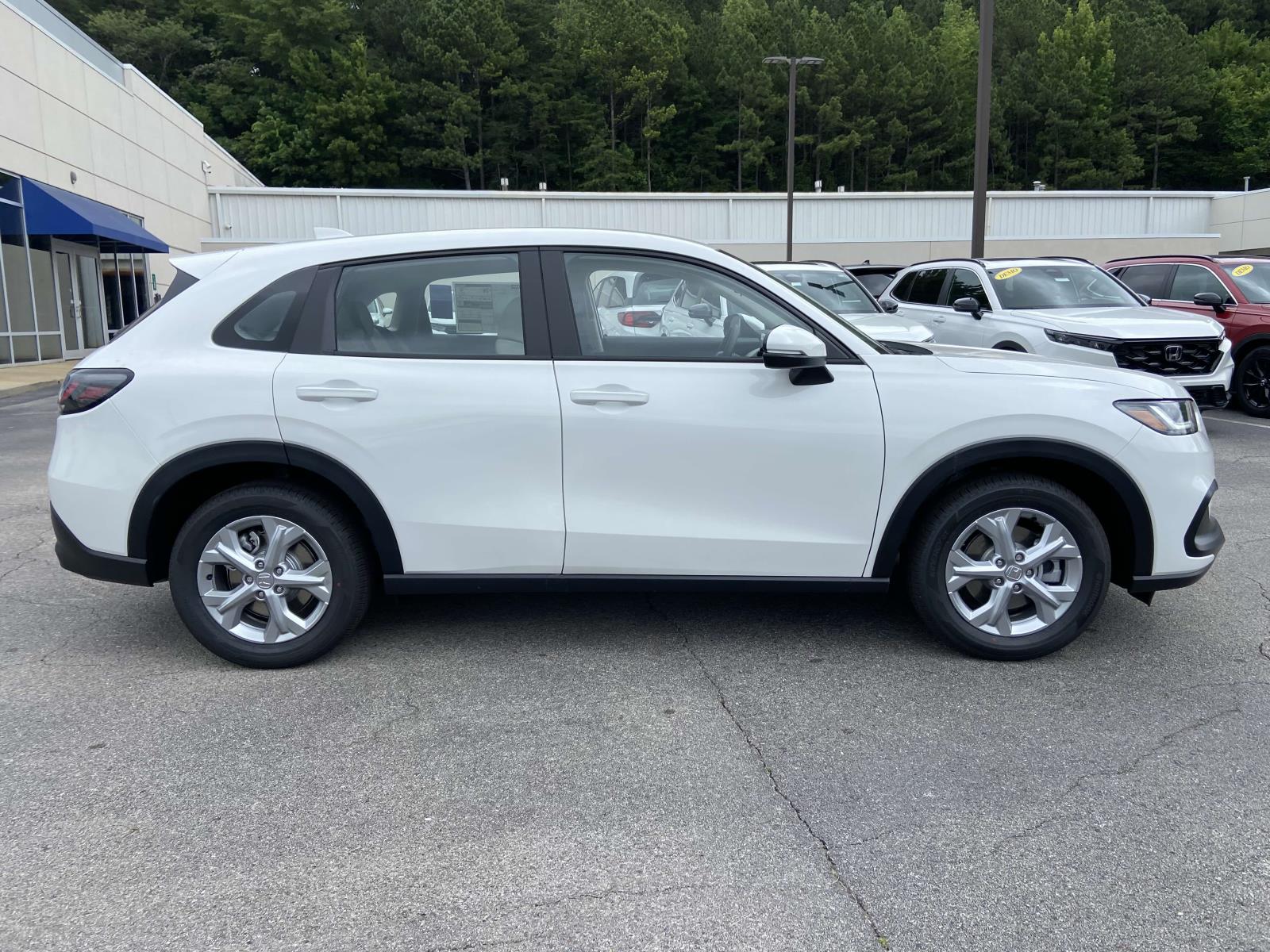 2025 Honda HR-V LX 2WD photo 2