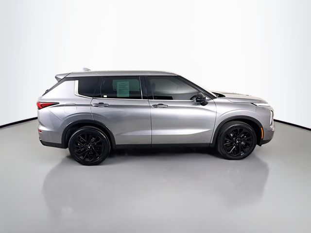 2023 Mitsubishi Outlander Black Edition photo 8
