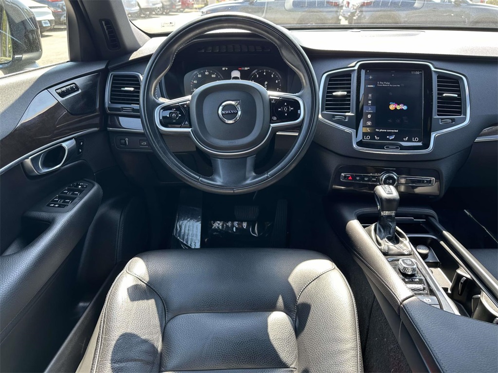 2019 Volvo XC90 T6 Momentum photo 14