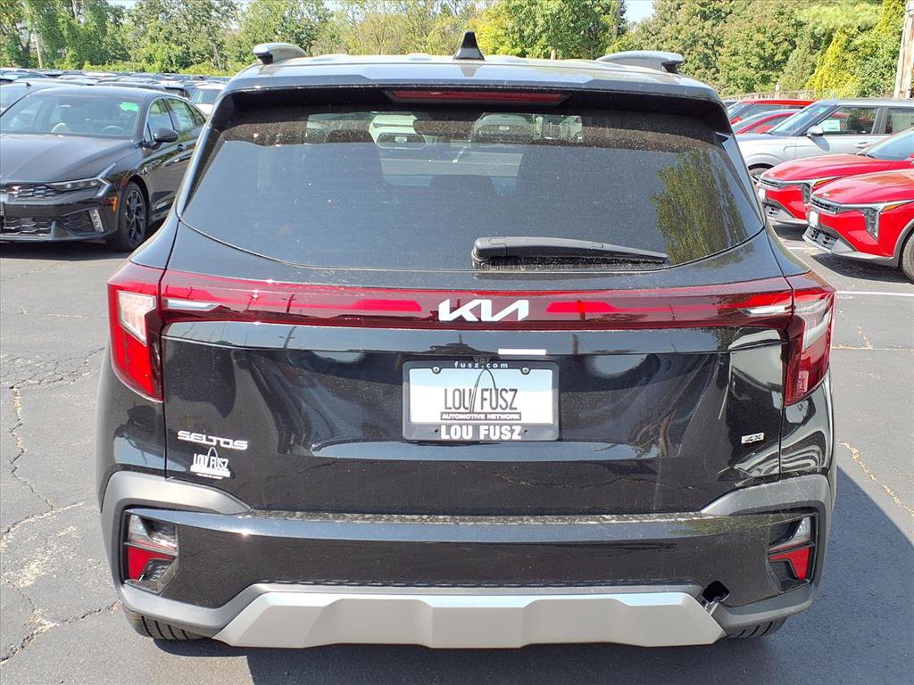 2024 Kia Seltos S photo 26