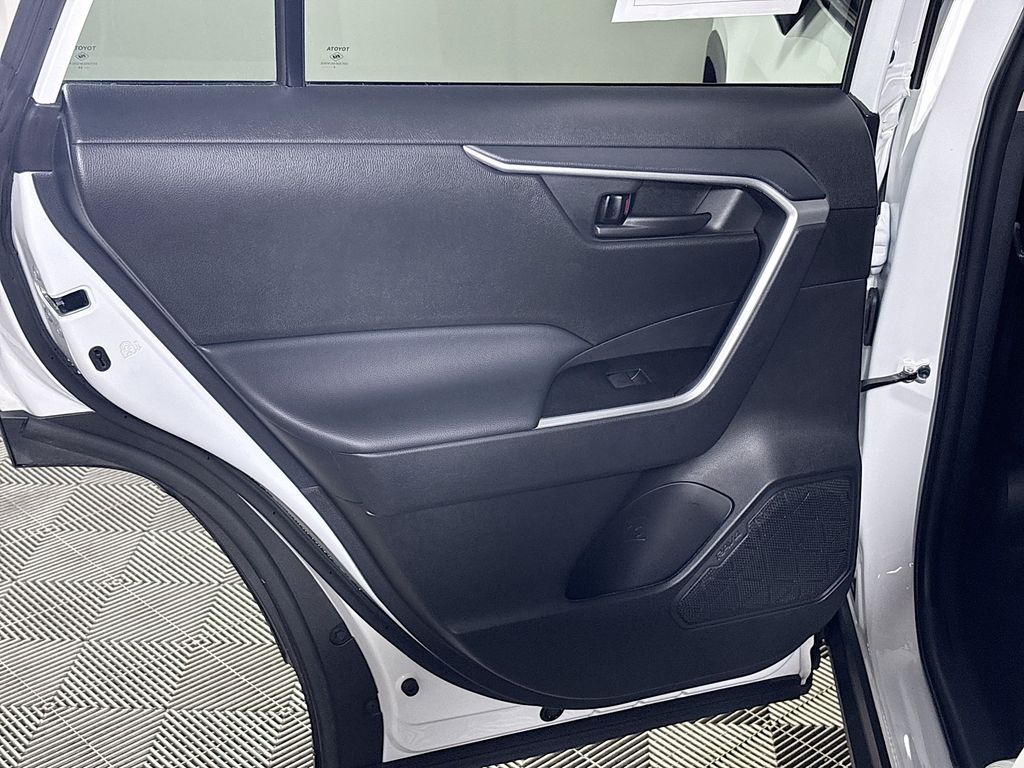 2024 Toyota RAV4 Hybrid LE photo 14