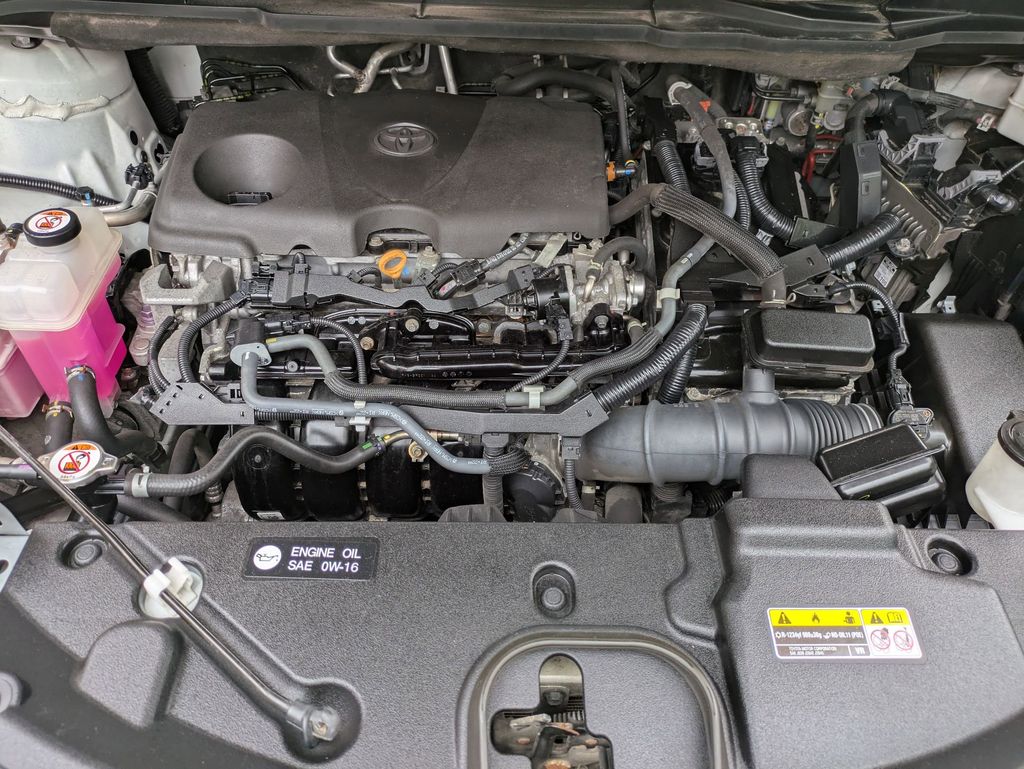 2022 Toyota Sienna XLE photo 28