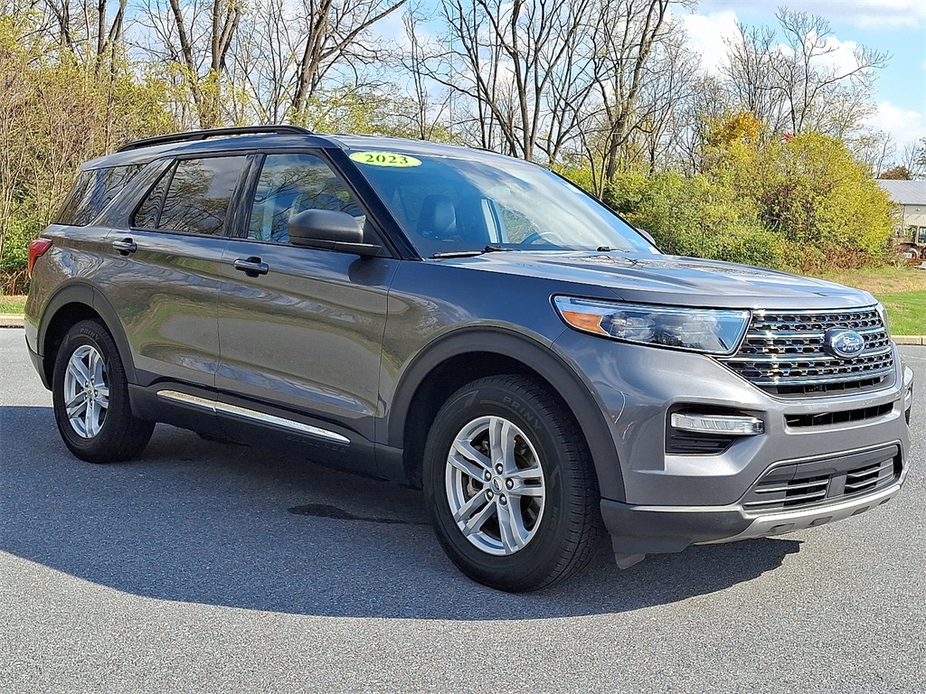 2023 Ford Explorer XLT photo 3