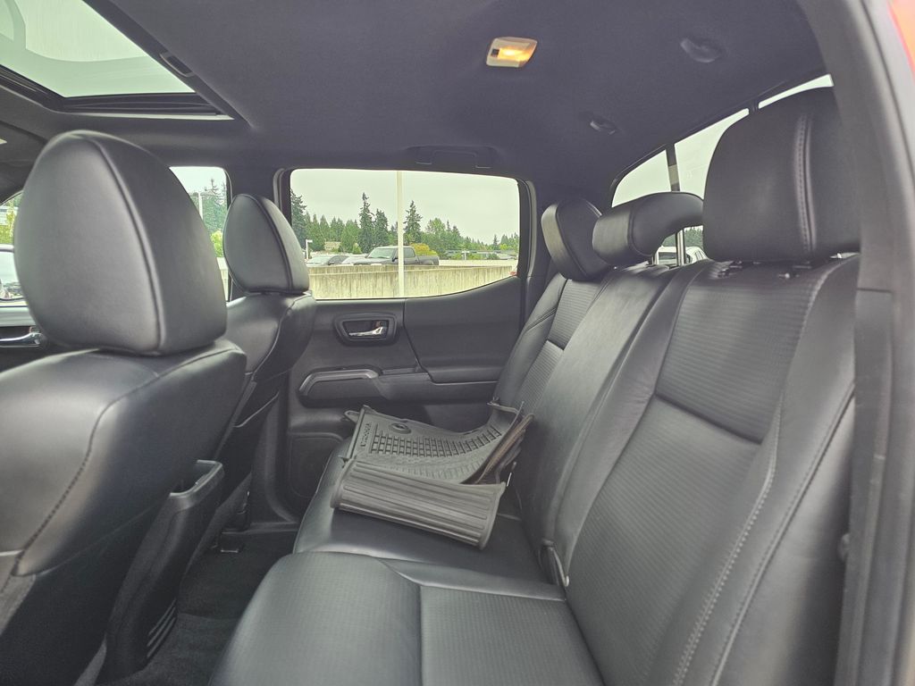 2022 Toyota Tacoma TRD Sport photo 19