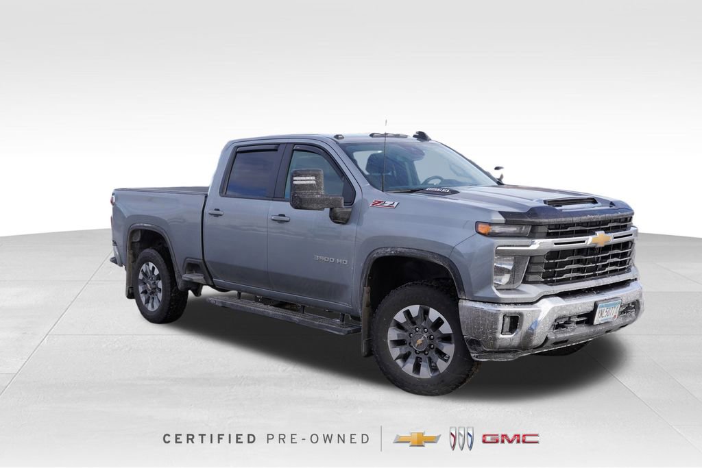 2025 Chevrolet Silverado 3500HD LT's photo