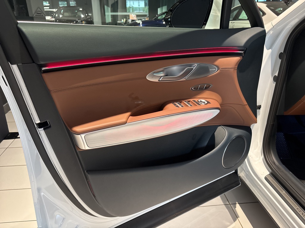 2026 Genesis GV70 2.5T Advanced photo 9