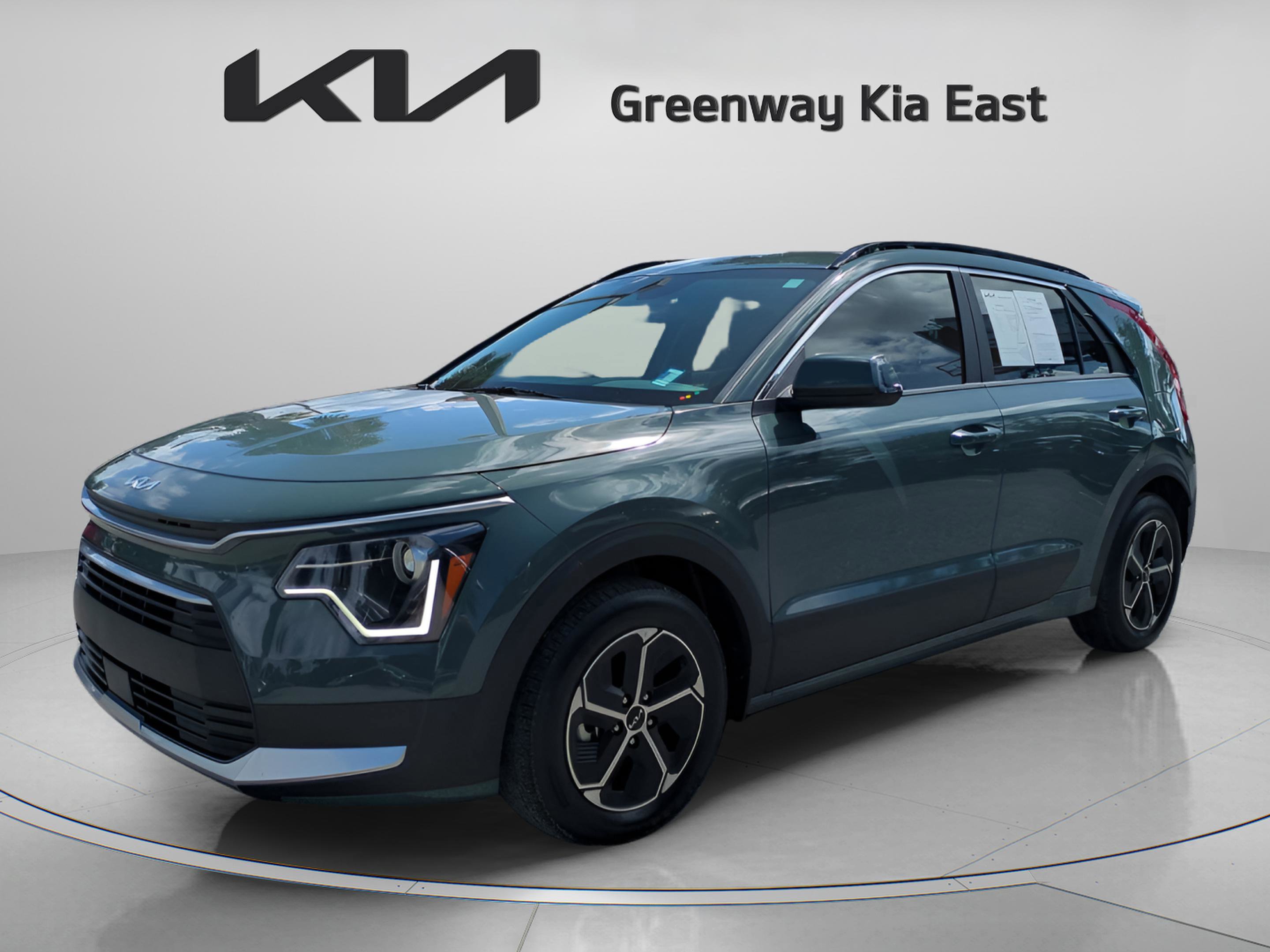 2023 Kia Niro EX photo 4