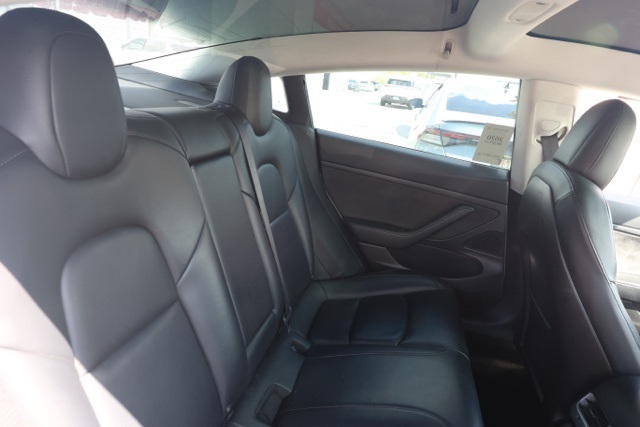 2020 Tesla Model 3 Standard Range Plus photo 15