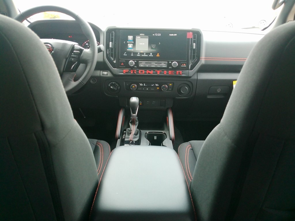 2025 Nissan Frontier Crew Cab PRO-4X photo 21