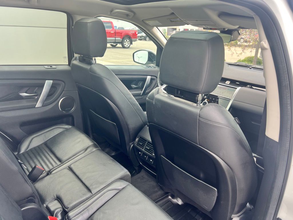 2020 Land Rover Discovery Sport S photo 32