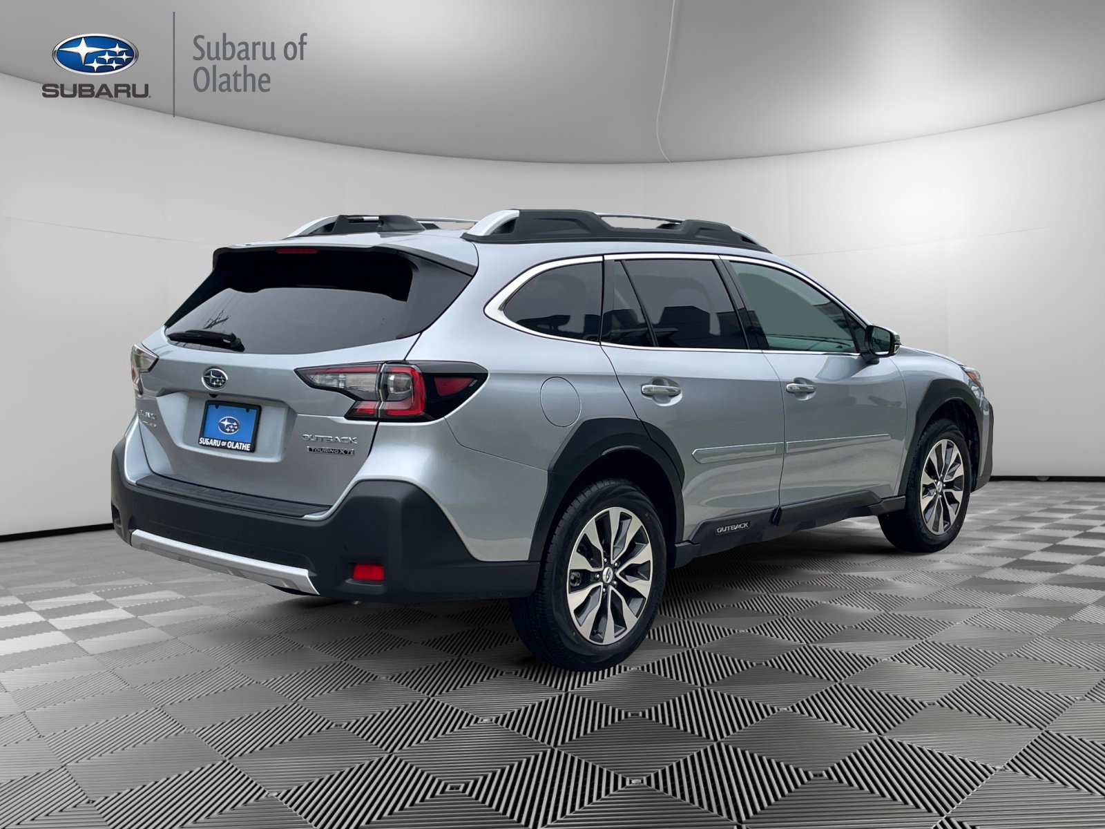 2025 Subaru Outback Touring XT photo 10