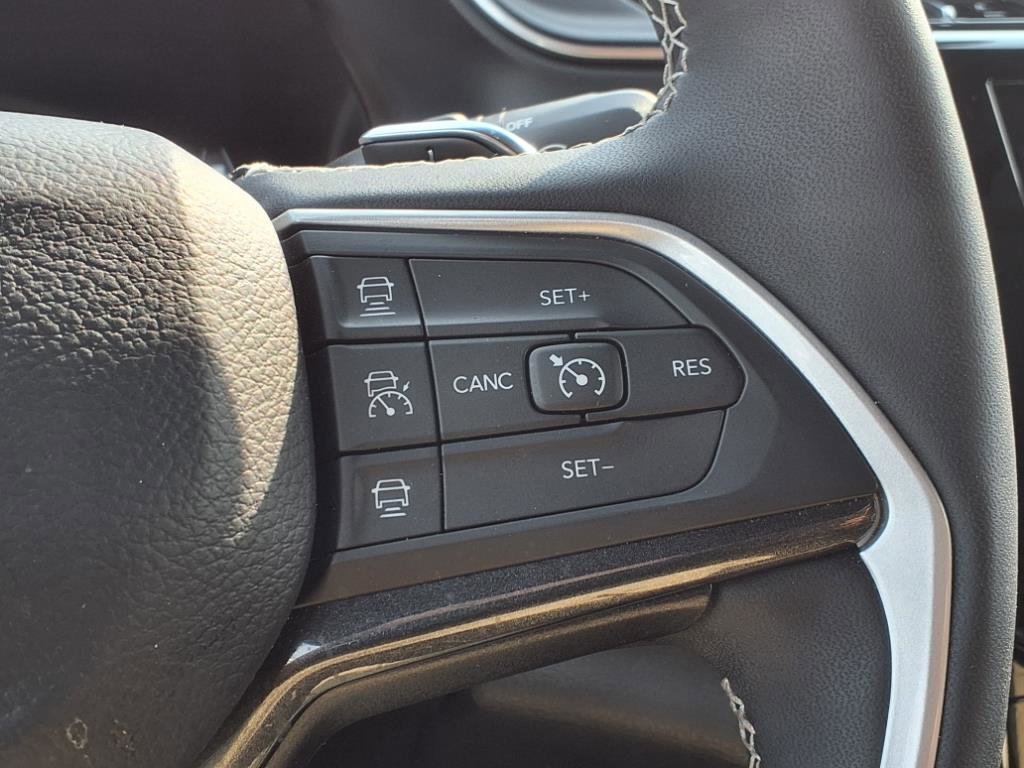 2023 Jeep Grand Cherokee Altitude photo 25