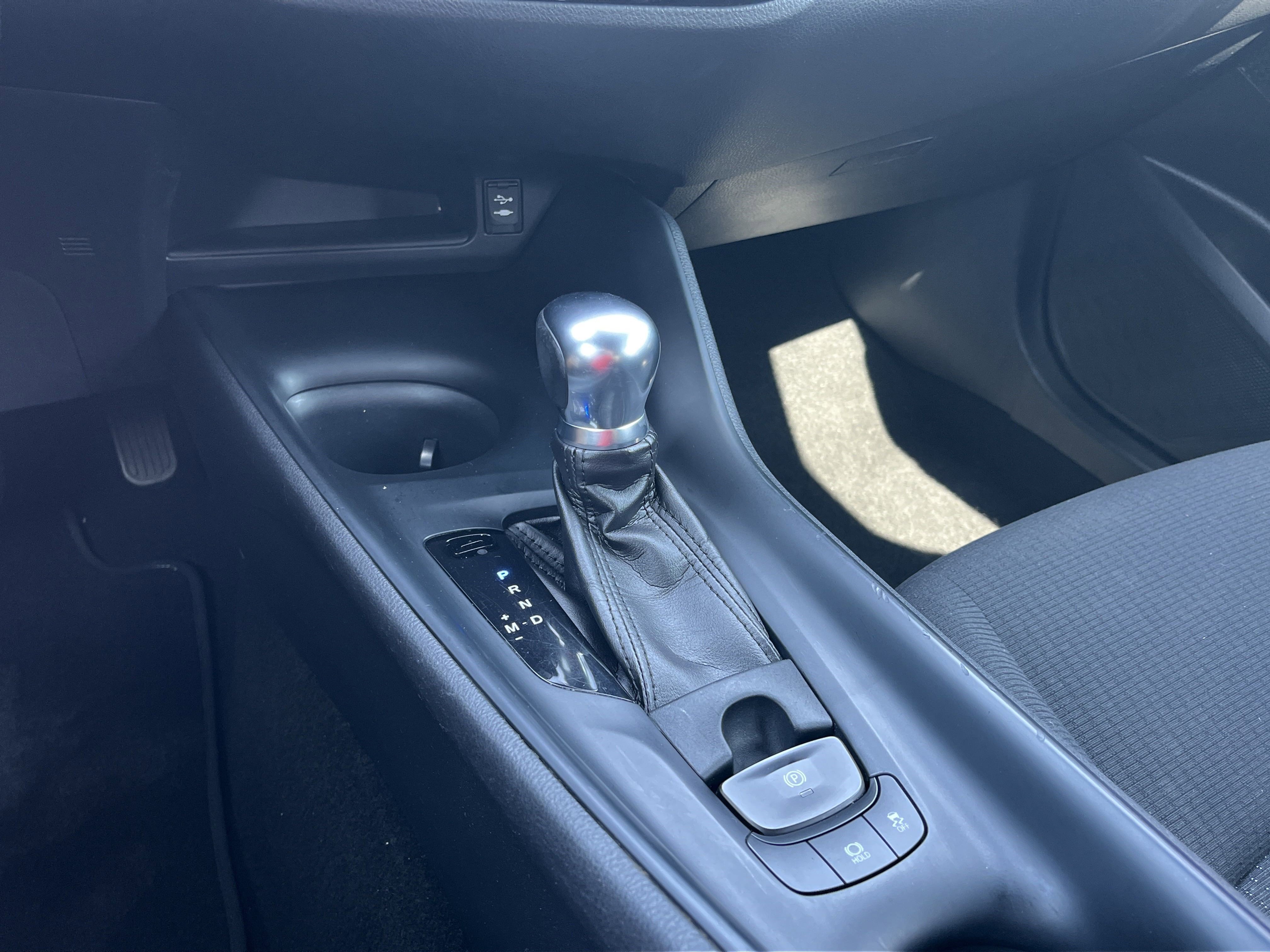 2018 Toyota C-HR XLE Premium photo 9