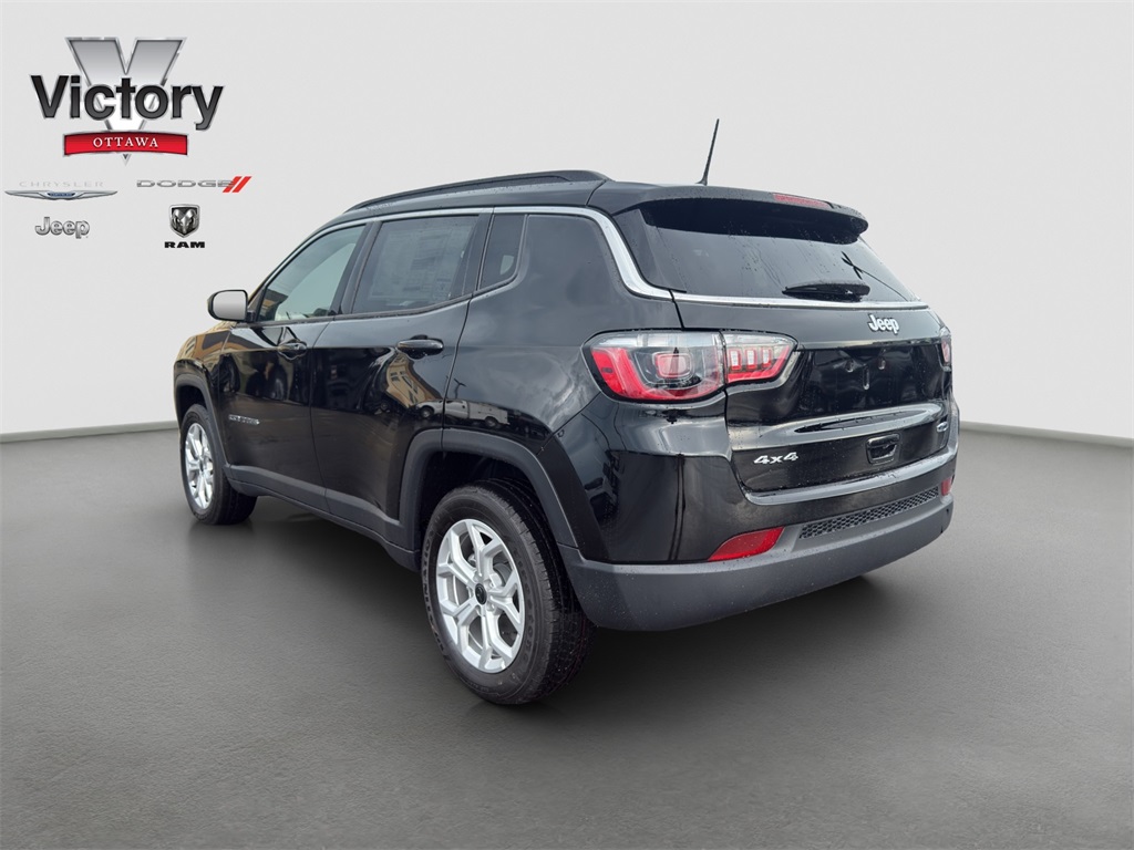 2025 Jeep Compass Latitude photo 4