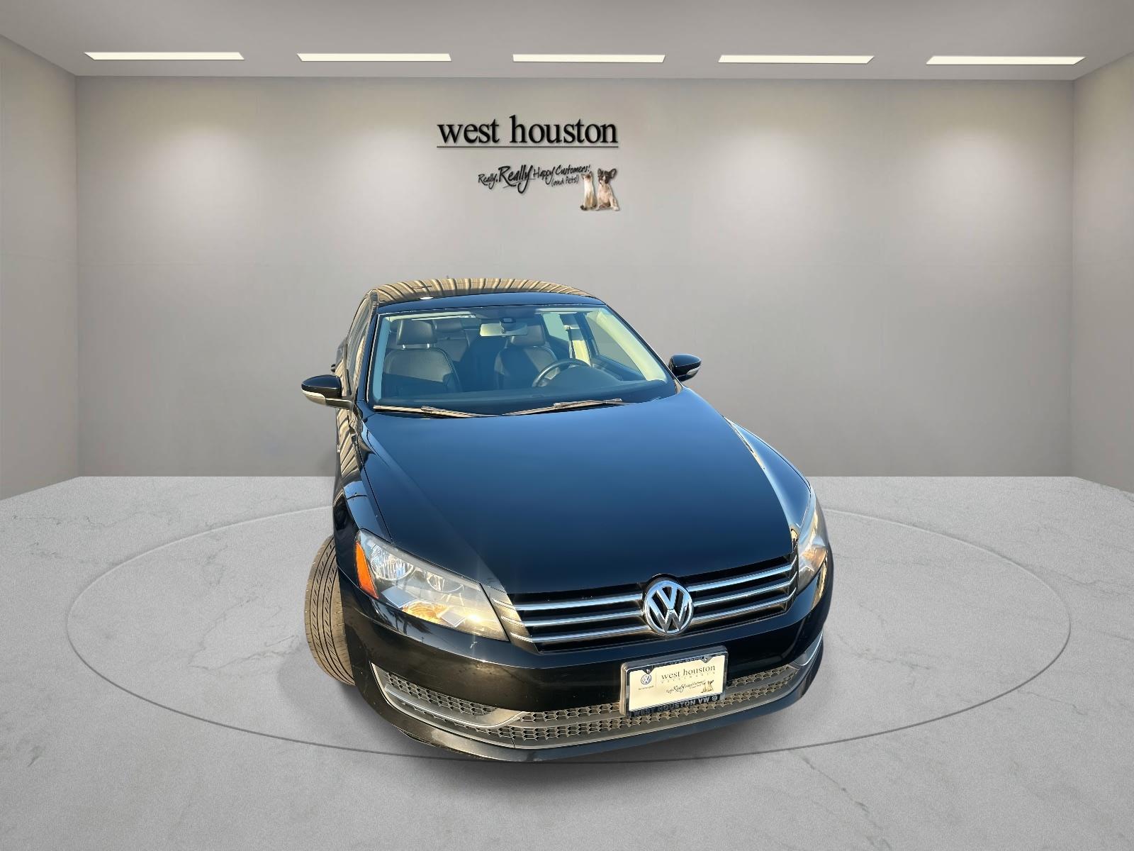 2014 Volkswagen Passat Wolfsburg Edition photo 3