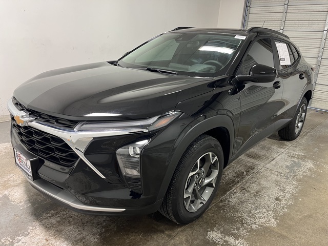 2025 Chevrolet Trax LT photo 9
