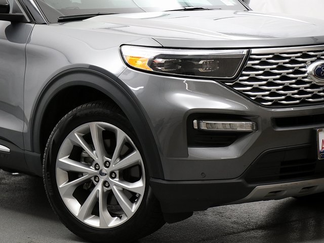 2022 Ford Explorer Platinum photo 3