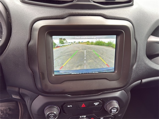 2020 Jeep Renegade Altitude photo 9
