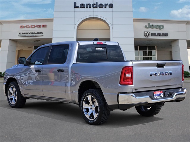 2025 Ram 1500 Tradesman photo 3