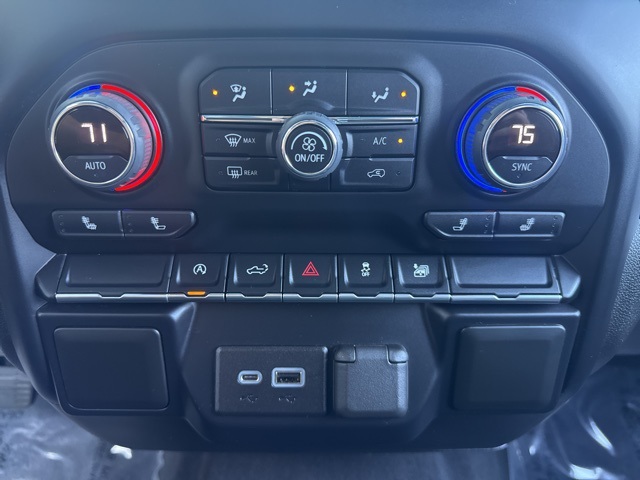 2021 Chevrolet Silverado 1500 RST photo 8