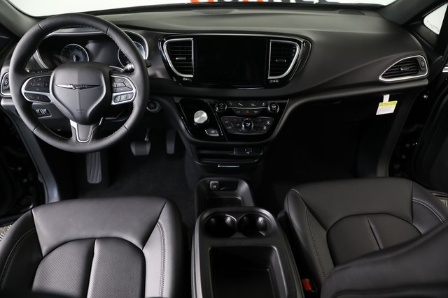 2026 Chrysler Voyager LX photo 22