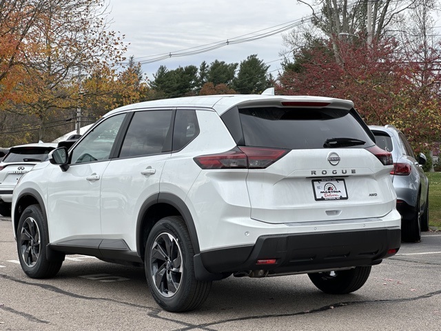 2025 Nissan Rogue SV photo 4