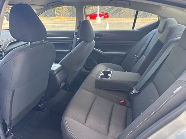 2023 Nissan Altima 2.5 SV photo 6