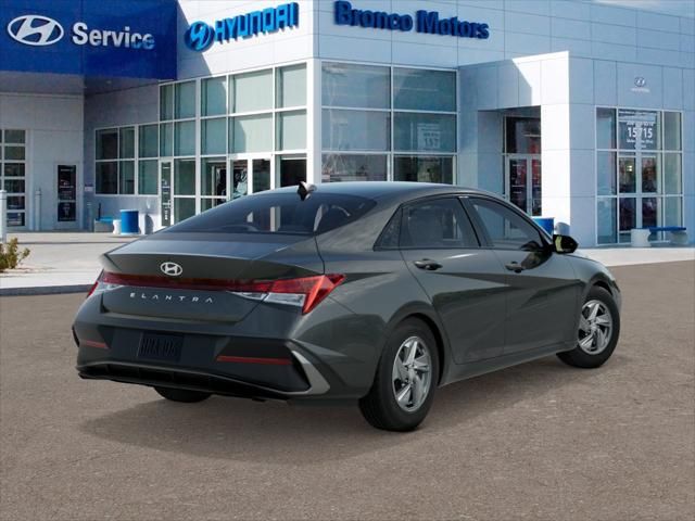 2025 Hyundai Elantra SE photo 3