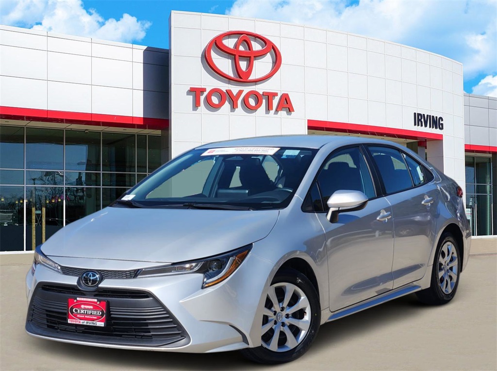 2024 Toyota Corolla LE's photo