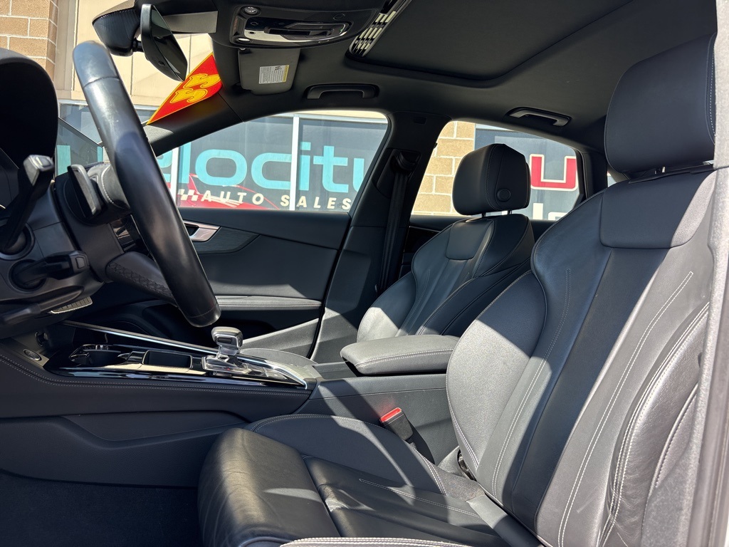 2022 Audi A4 45 S line Premium Plus photo 9