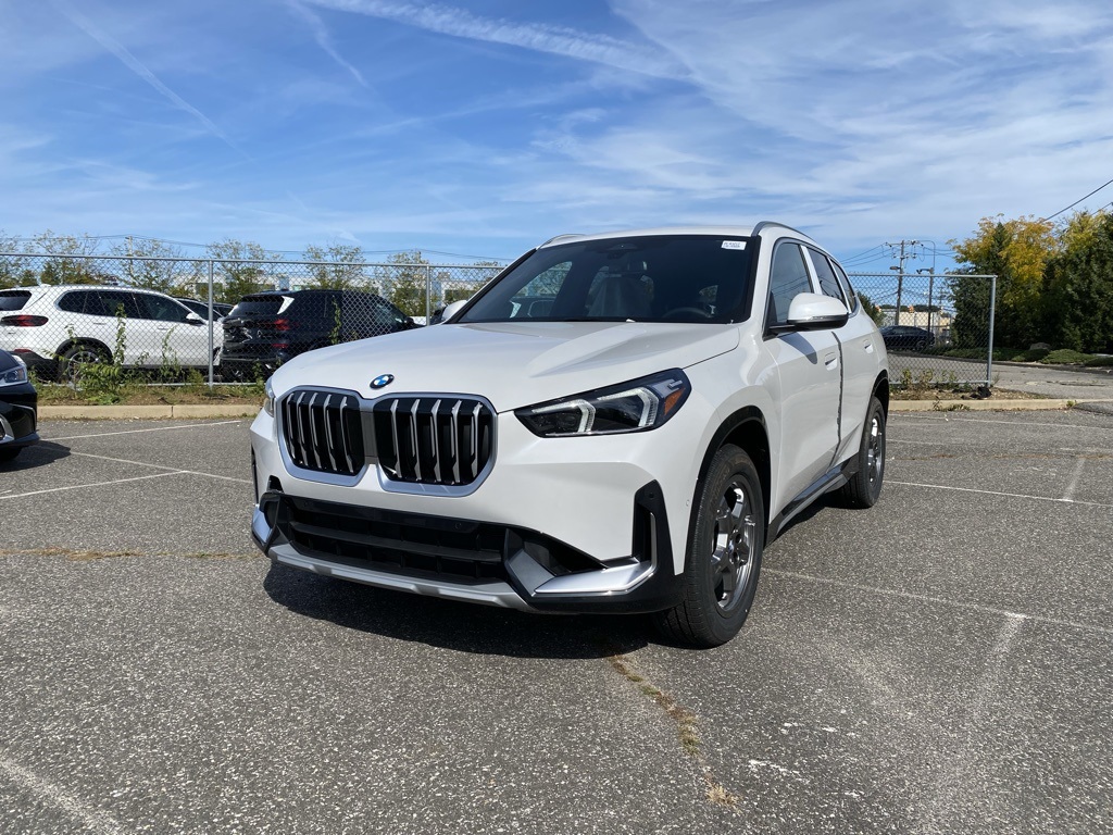 2026 BMW X1 28i's photo