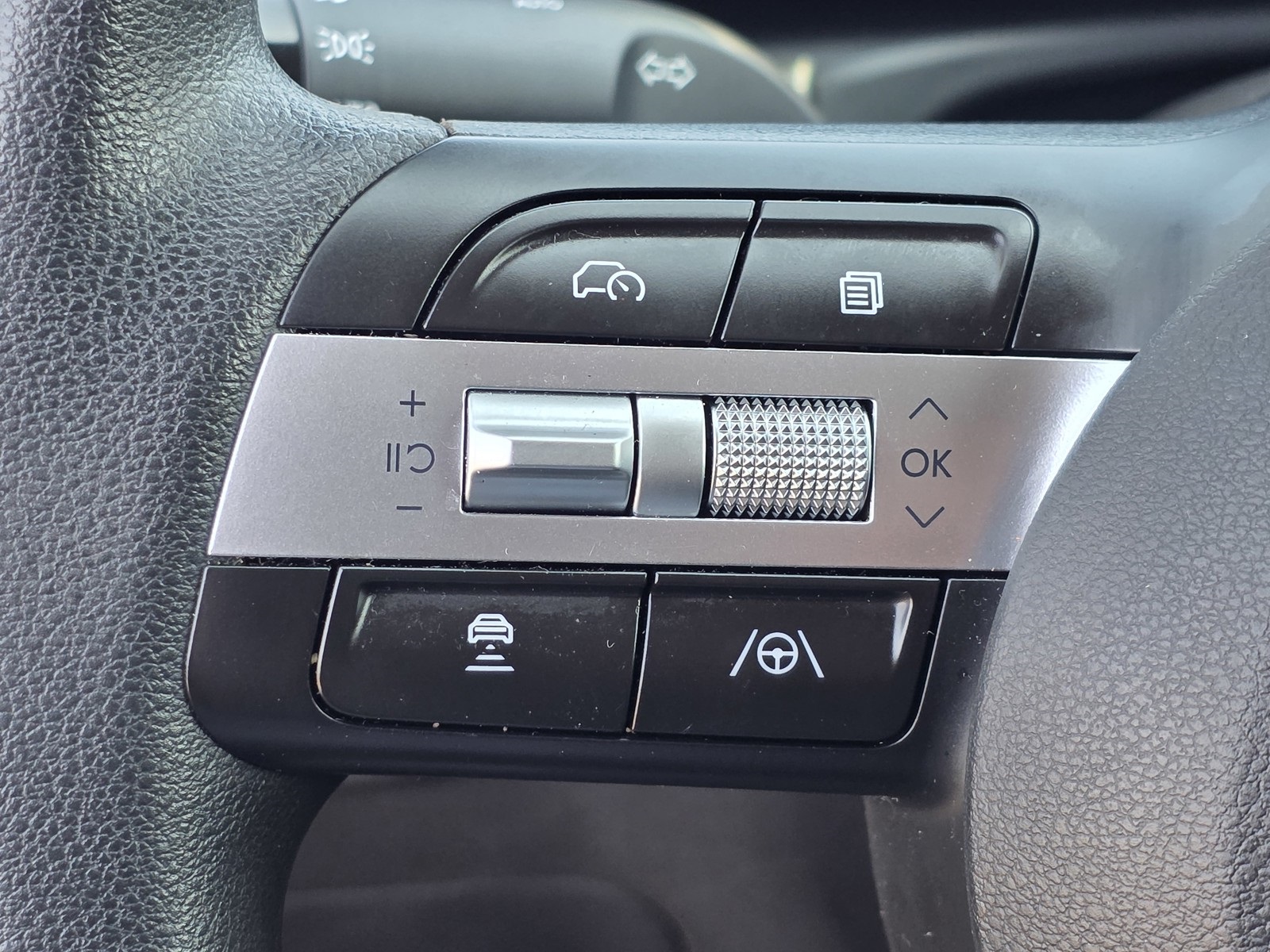 2025 Hyundai Tucson SEL photo 26