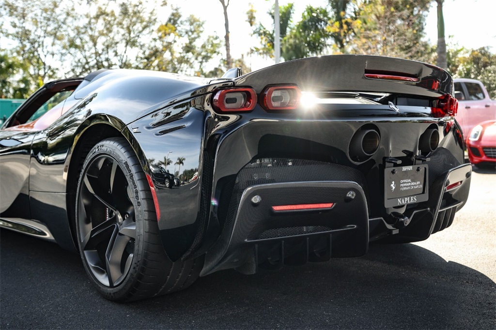2023 Ferrari SF90 Spider Base photo 12