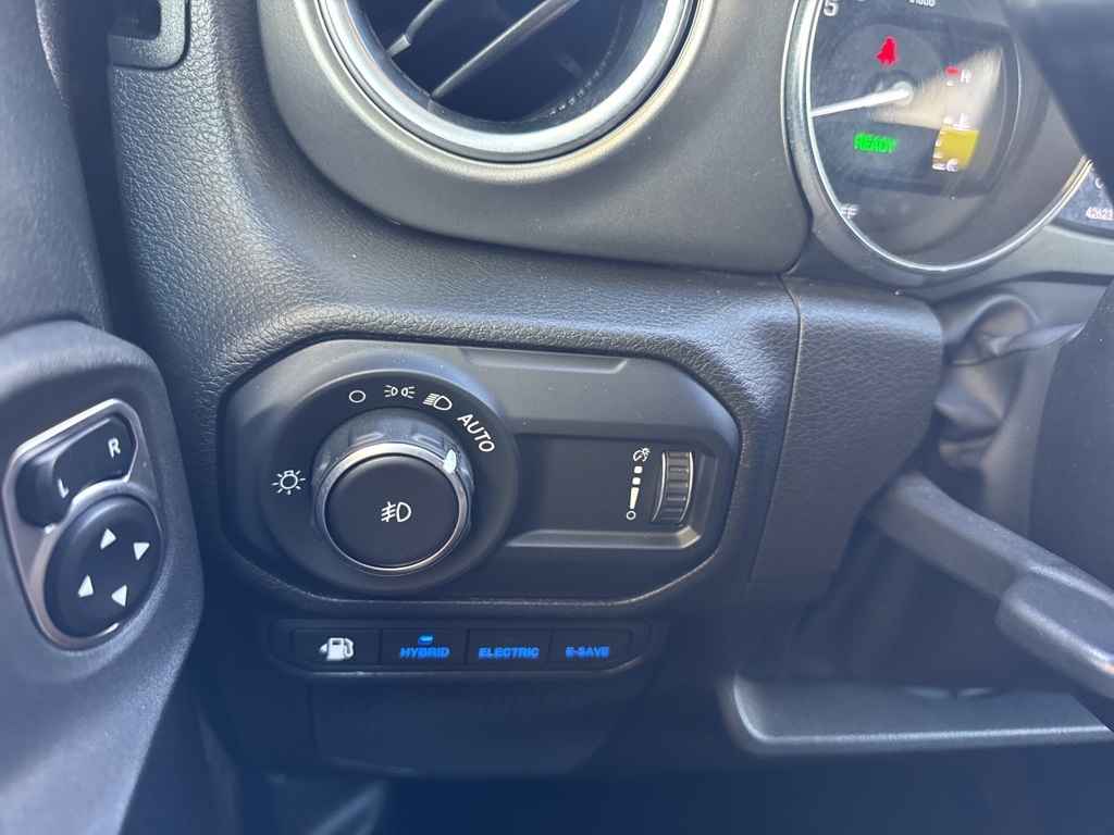 2023 Jeep Wrangler Rubicon 4xe photo 10