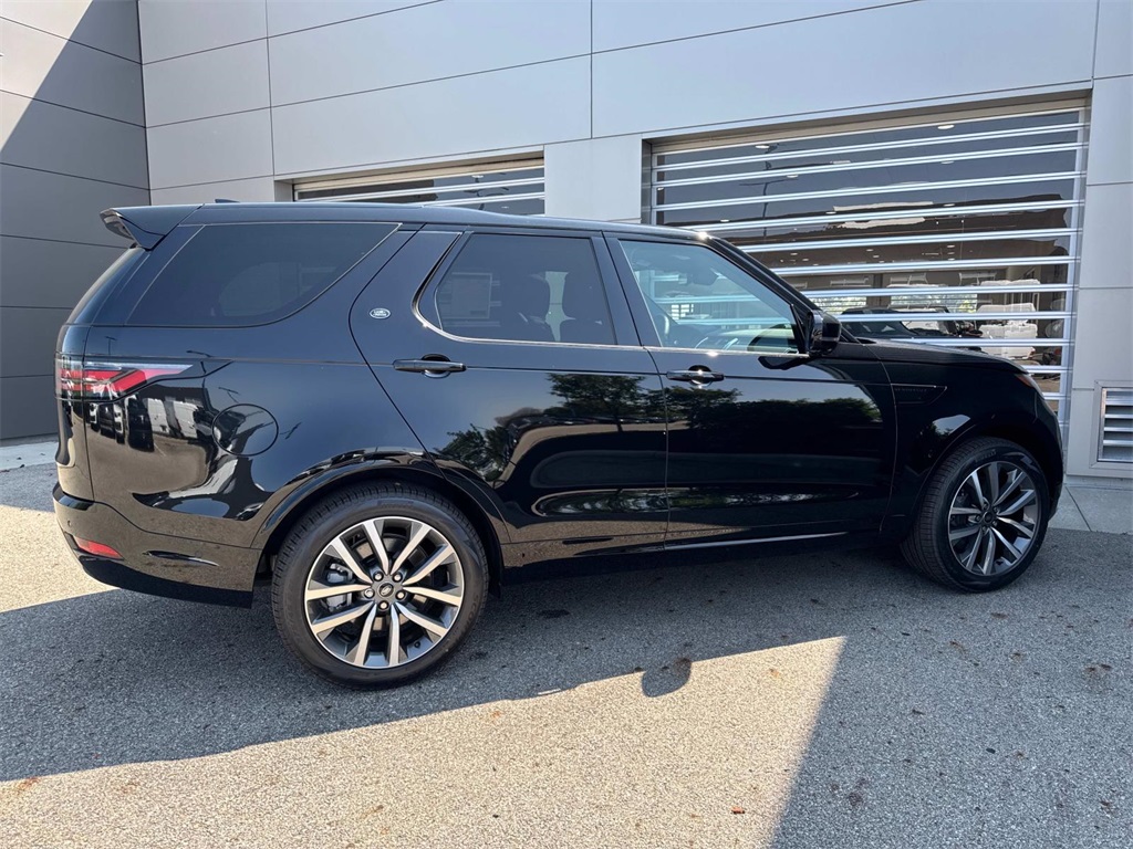 2025 Land Rover Discovery SE photo 9
