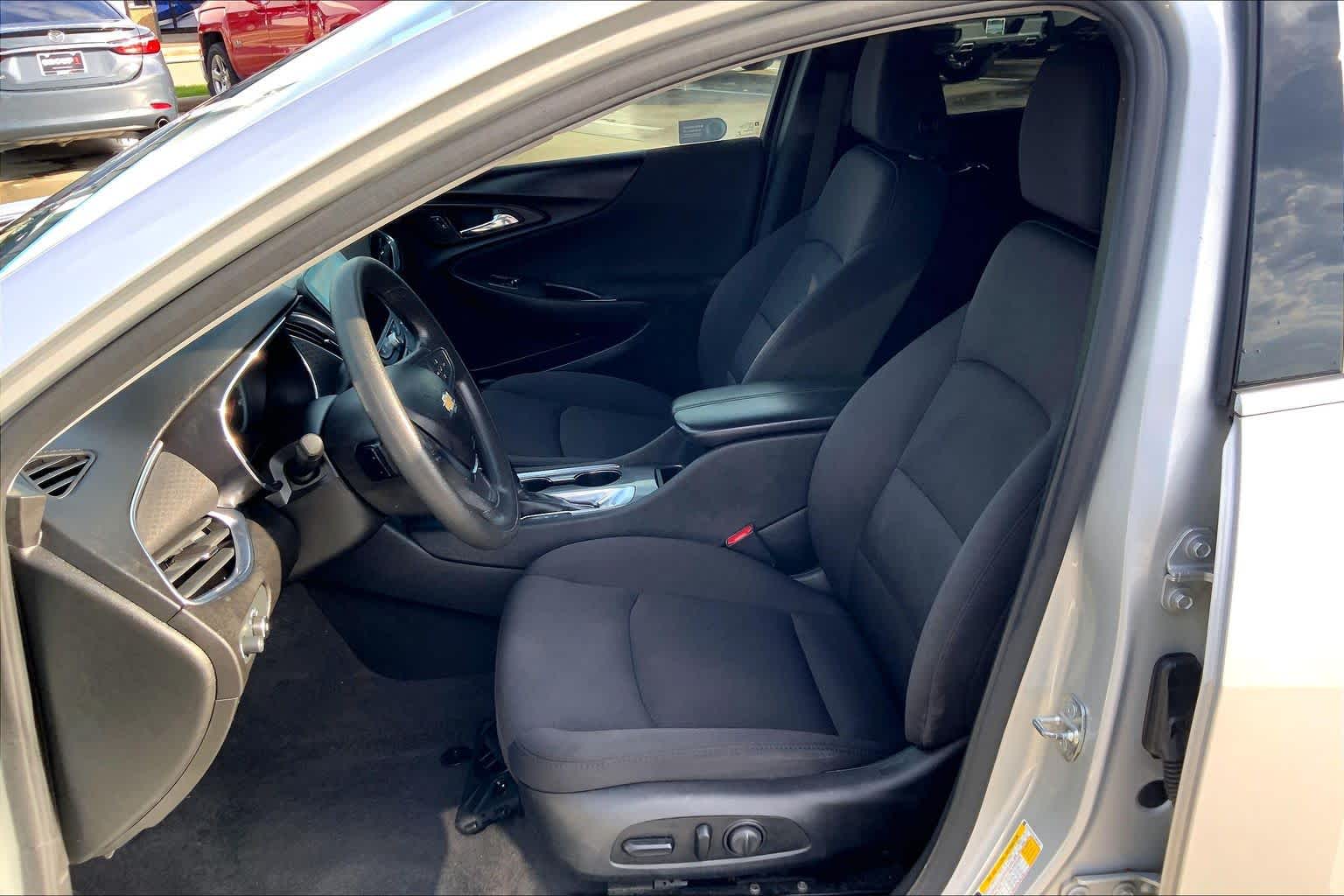 2020 Chevrolet Malibu 1LT photo 4