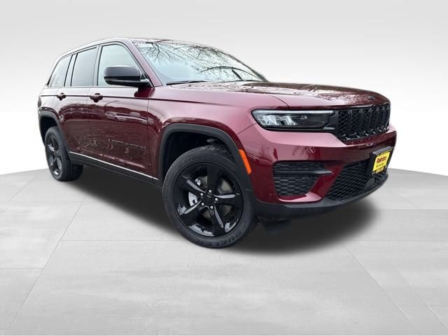 2025 Jeep Grand Cherokee Altitude's photo