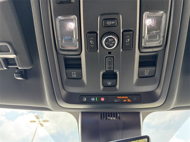 2025 Chevrolet Suburban Premier photo 21