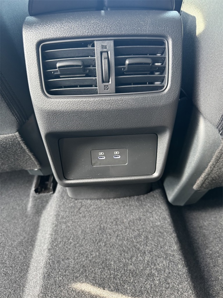 2026 Nissan Rogue SV photo 13