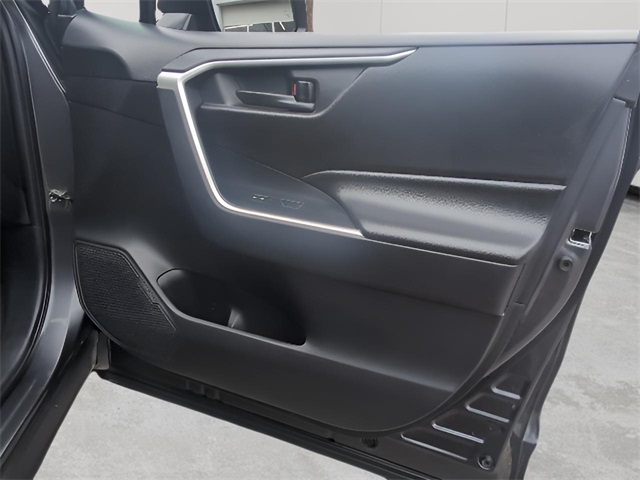 2024 Toyota RAV4 Hybrid LE photo 40