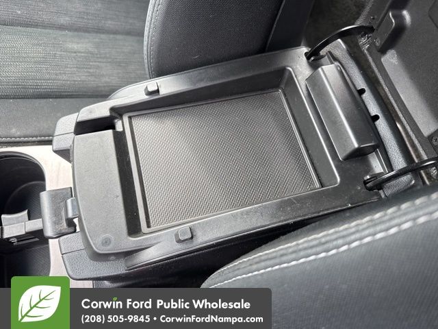 2013 Subaru Legacy 2.5i photo 23