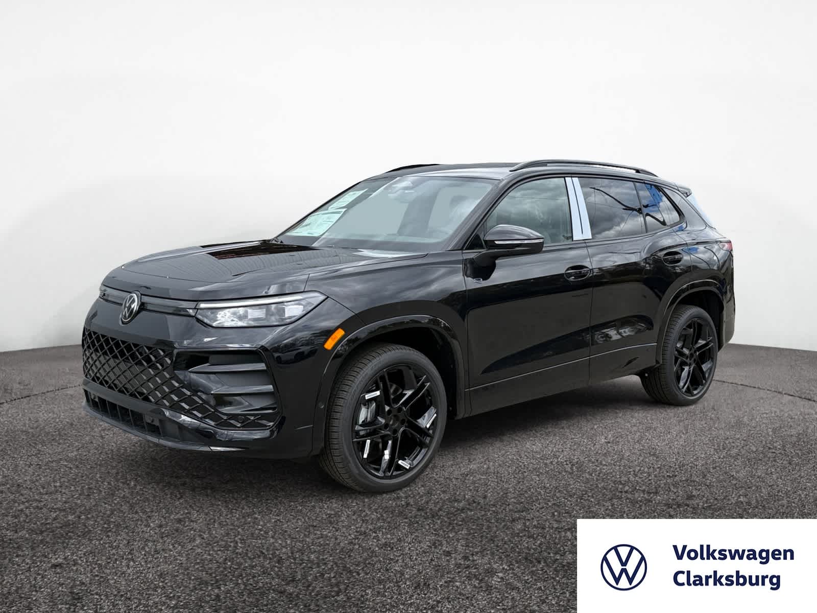 2026 Volkswagen Tiguan SE R-LINE BLACK's photo