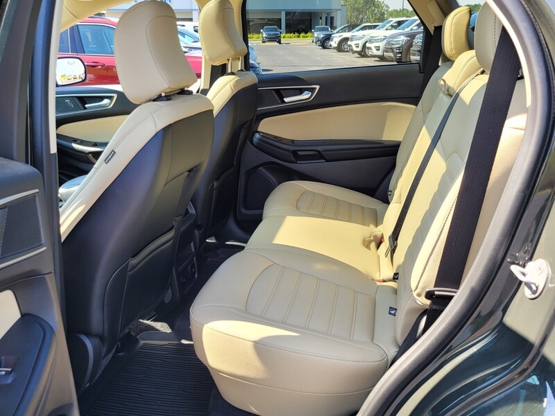 2024 Ford Edge SEL photo 4