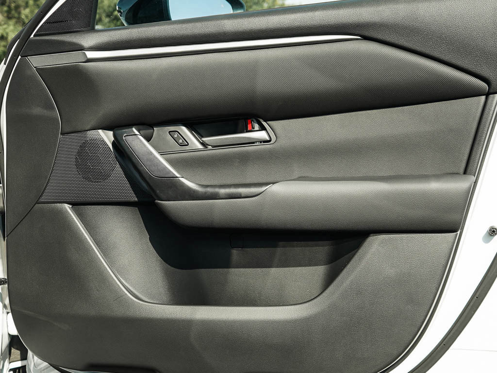 2025 Mazda CX-50 2.5 Select photo 9