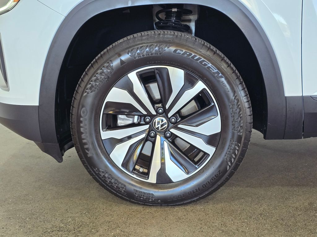 2024 Volkswagen Atlas SE photo 8
